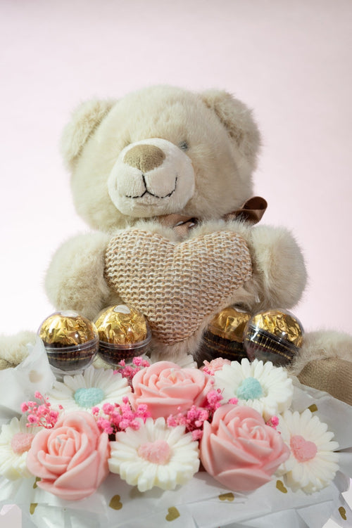 Luz Candles Au - Mother's Day Candle Bouquet – Teddy Daisy - Candle bouquet - close up front view